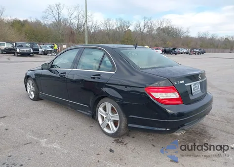 2011 Mercedes-Benz C 300 Luxury 4Matic/Sport 4Matic из США, поврежденный, VIN WDDGF8BBXBA495451